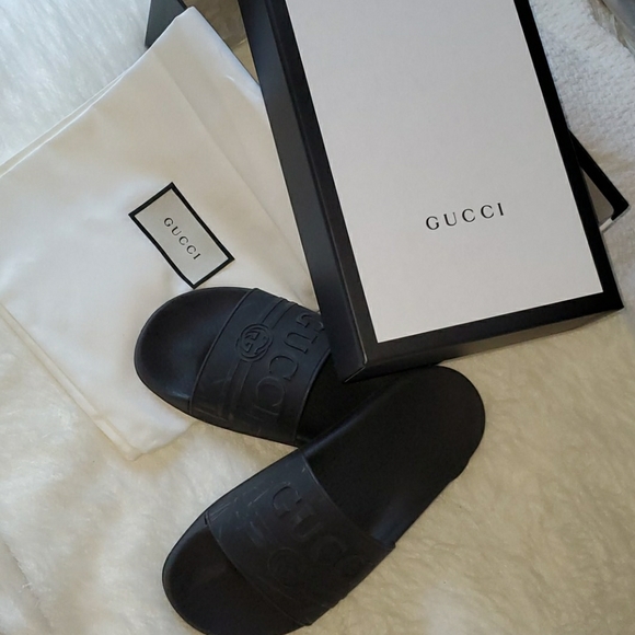 Gucci slip-ons - Picture 1 of 4